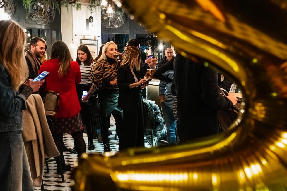 El restaurante El Real de Zaragoza ha cumplido 25 años con una renovación del local y una fiesta para celebrarlo