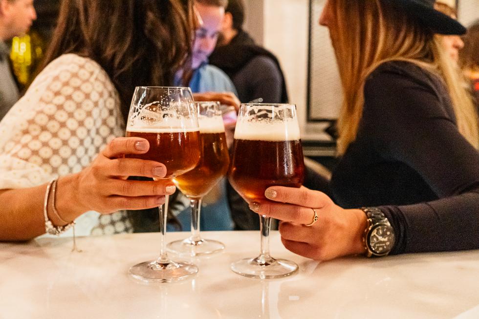 El restaurante El Real de Zaragoza ha cumplido 25 años con una renovación del local y una fiesta para celebrarlo