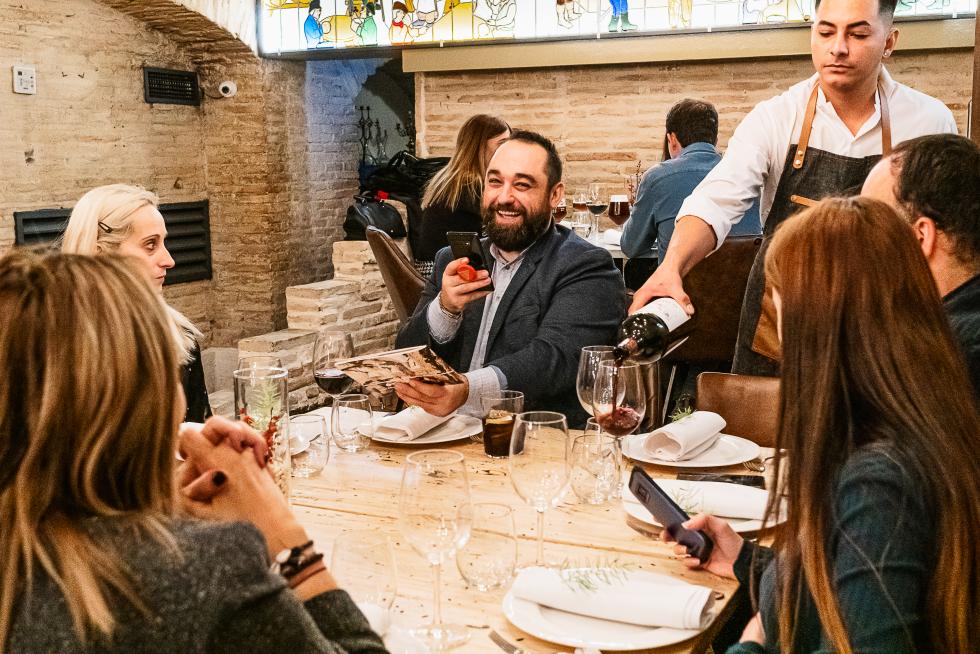 El restaurante El Real de Zaragoza ha cumplido 25 años con una renovación del local y una fiesta para celebrarlo