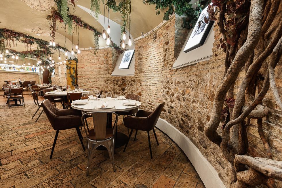 El restaurante El Real de Zaragoza ha cumplido 25 años con una renovación del local y una fiesta para celebrarlo