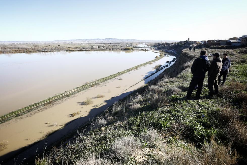 Crecida del río Ebro a su paso por la localidad zaragozana de Gallur.