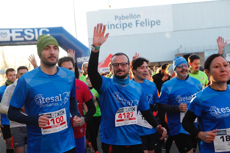La carrera de Empresas ESIC ha reunido en Zaragoza a cerca de 4.000 corredores este domingo.
