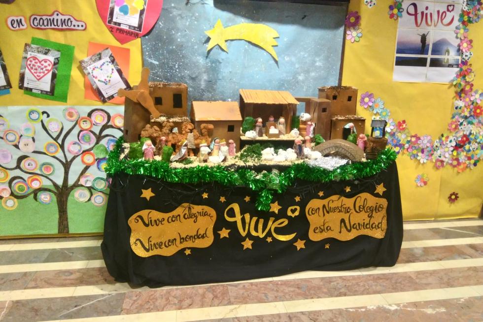 Belén realizado por los alumnos de 2° ESO del Colegio Calasancio Escolapios Zaragoza con materiales reciclables