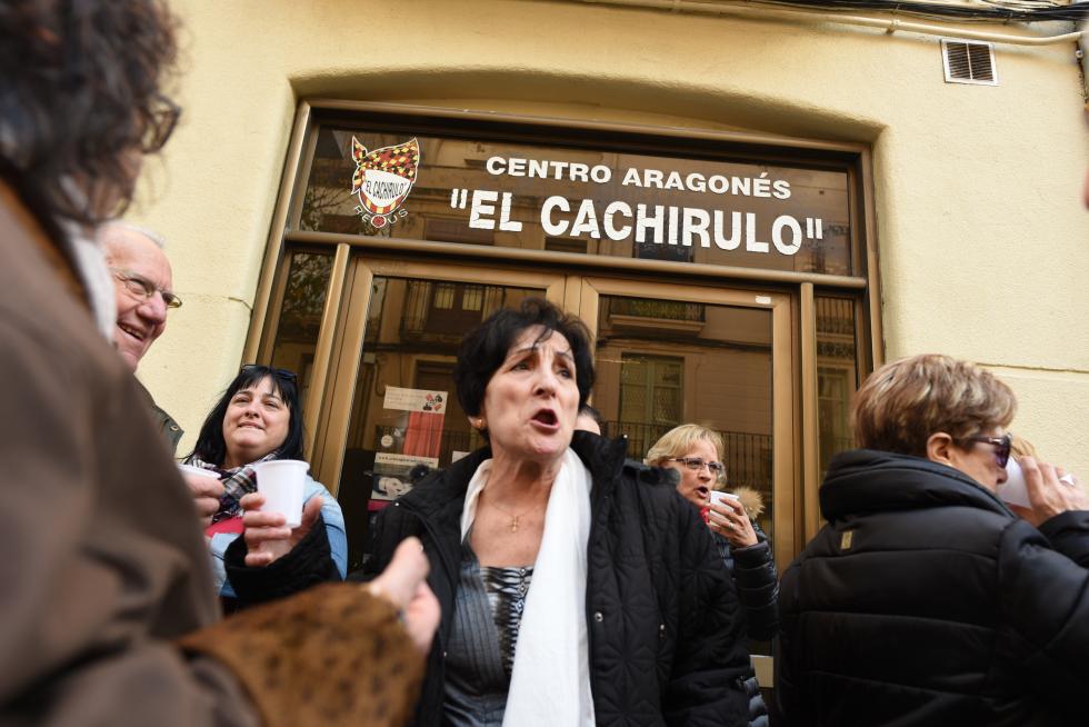 Celebración del Gordo de la Lotería de Navidad en el centro aragonés 'El Cachirulo' de Reus.