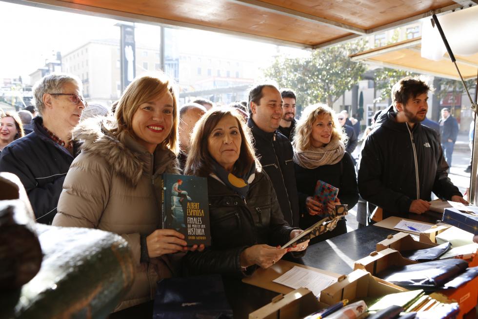 Libros que Importan en la plaza del Pilar