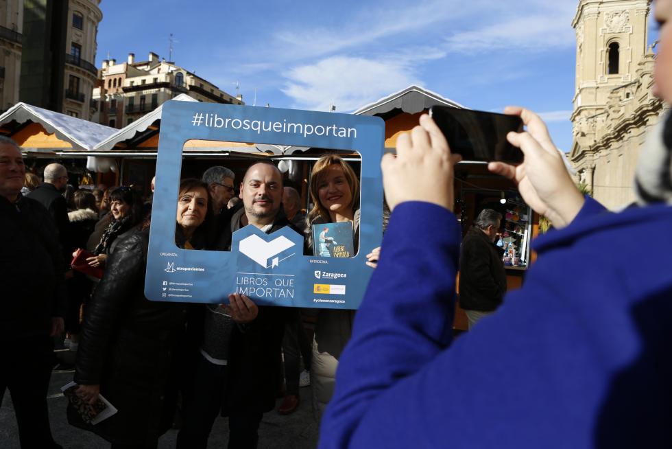 Libros que Importan en la plaza del Pilar