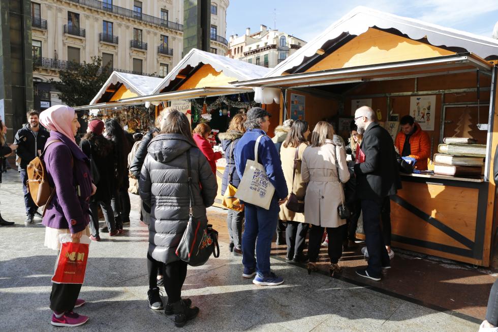 Libros que Importan en la plaza del Pilar