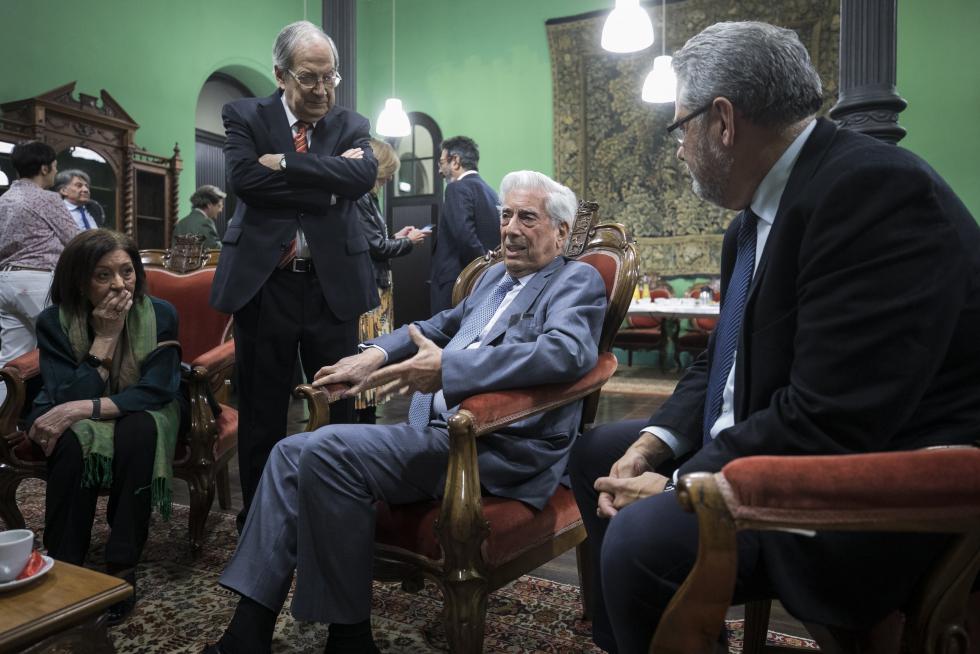 Mario Vargas Llosa visitó el Paraninfo de la Unizar el 20 de noviembre
