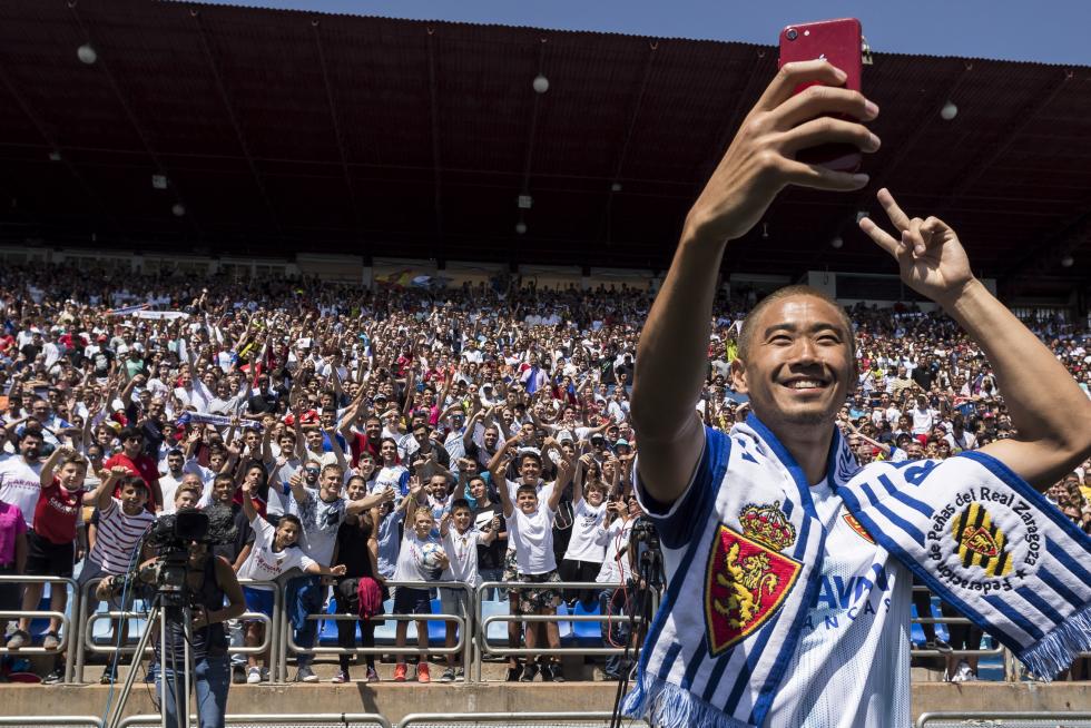 Presentación de Shinji Kawana como jugador del Real Zaragoza el 13 de agosto