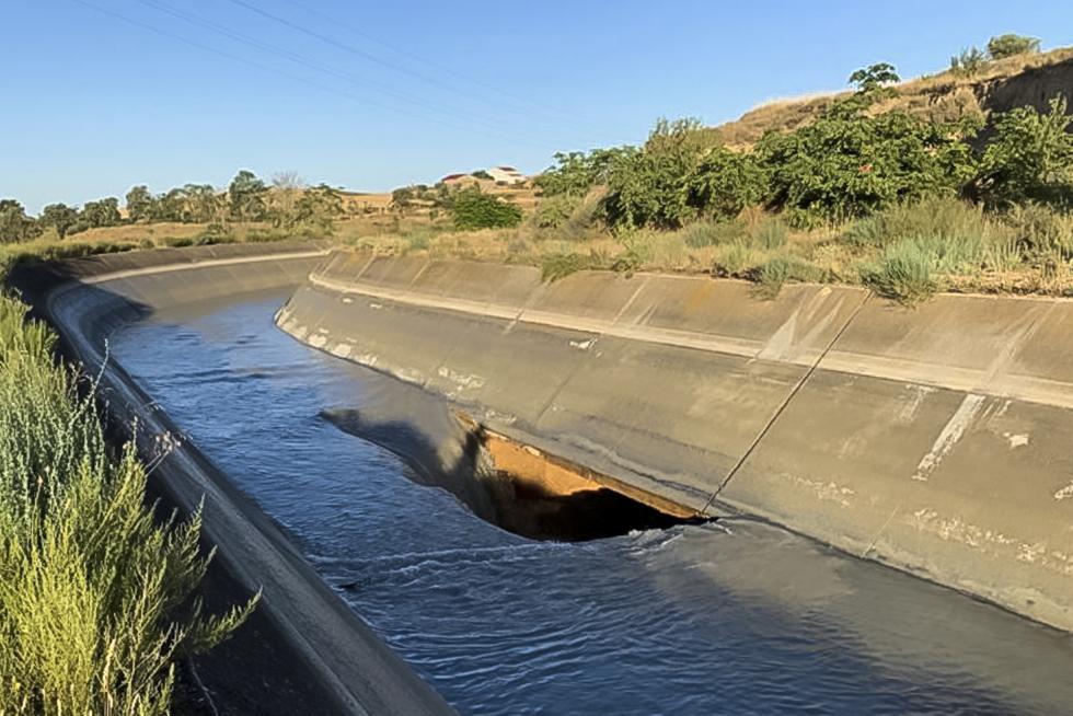 El Canal de Aragón y Cataluñá sufrió una rotura que afectó al riego de la zona de Tamarite de Litera