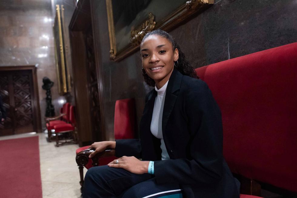 Este ha sido el año de Salma Paralluelo. La joven atleta aragonesa ha destacado internacionalmente en atletismo y fútbol y le fue otorgado el Premio Ciudad de Zaragoza