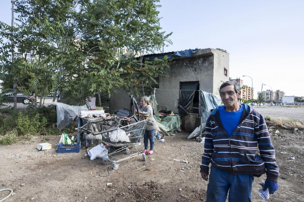 ültima familia de ocupas de la Avenida de Cataluña en Zaragoza. Lleva 14 años viviendo allí y los desalojan por las obras en Julio