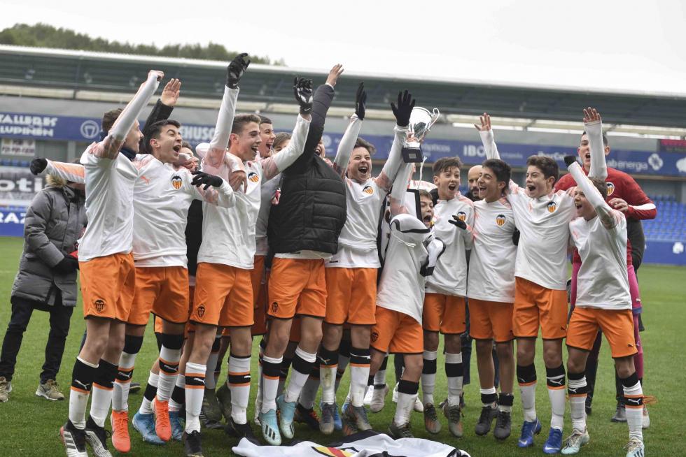 El Valencia se alza con la Aragón Cup por tercera vez consecutiva