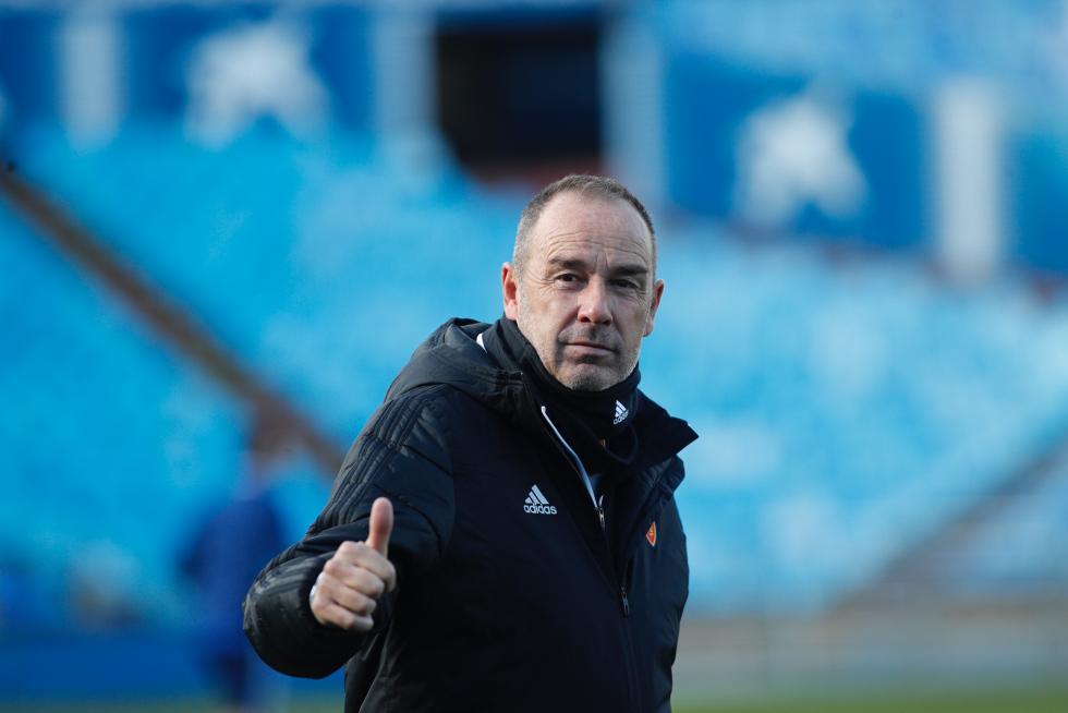 El Real Zaragoza ha llevado a cabo este mediodía en el estadio de La Romareda una sesión de entrenamiento en la que los futbolistas del conjunto aragonés han estado acompañados por más de cinco mil aficionados