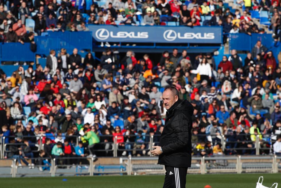 El Real Zaragoza ha llevado a cabo este mediodía en el estadio de La Romareda una sesión de entrenamiento en la que los futbolistas del conjunto aragonés han estado acompañados por más de cinco mil aficionados
