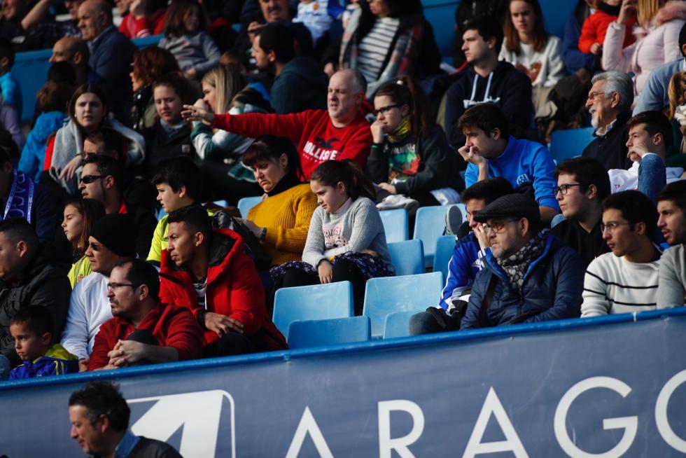 El Real Zaragoza ha llevado a cabo este mediodía en el estadio de La Romareda una sesión de entrenamiento en la que los futbolistas del conjunto aragonés han estado acompañados por más de cinco mil aficionados