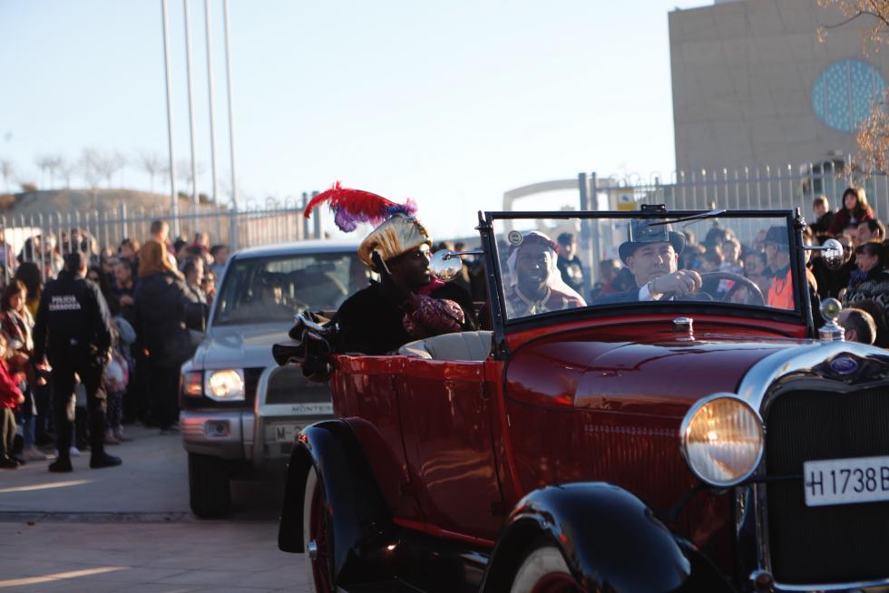 Cabalgata en Zaragoza: salida de los Reyes Magos desde Valdespartera