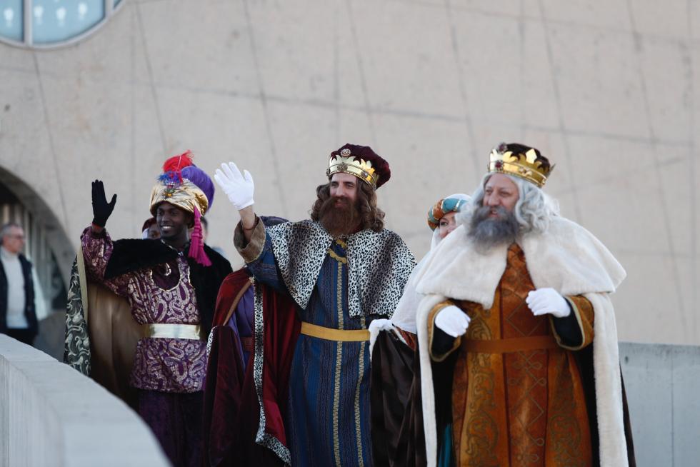 Cabalgata en Zaragoza: salida de los Reyes Magos desde Valdespartera