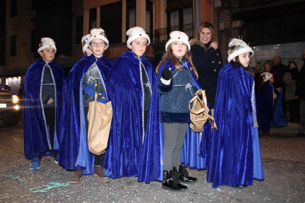 Sus Majestadores recorrieron Tarazona acompañadas por personajes de dibujos animados