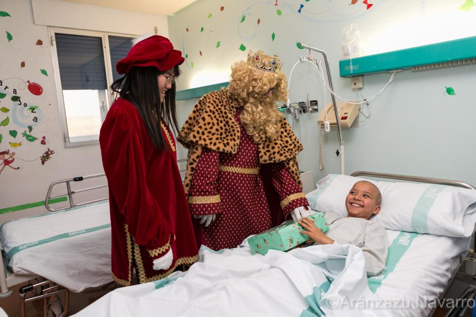 ARAGON VISITA DE LOS BOMBEROS Y DE LOS REYES MAGOS AL HOSPITAL INFANTIL / 06-01-2020 / FOTO: ARANZAZU NAVARRO