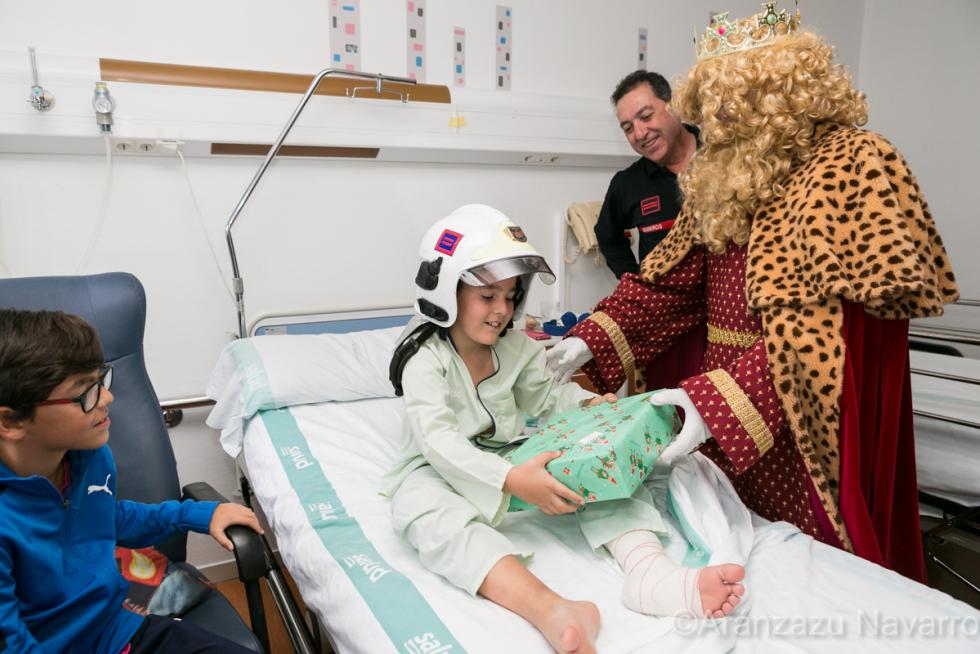 ARAGON VISITA DE LOS BOMBEROS Y DE LOS REYES MAGOS AL HOSPITAL INFANTIL / 06-01-2020 / FOTO: ARANZAZU NAVARRO