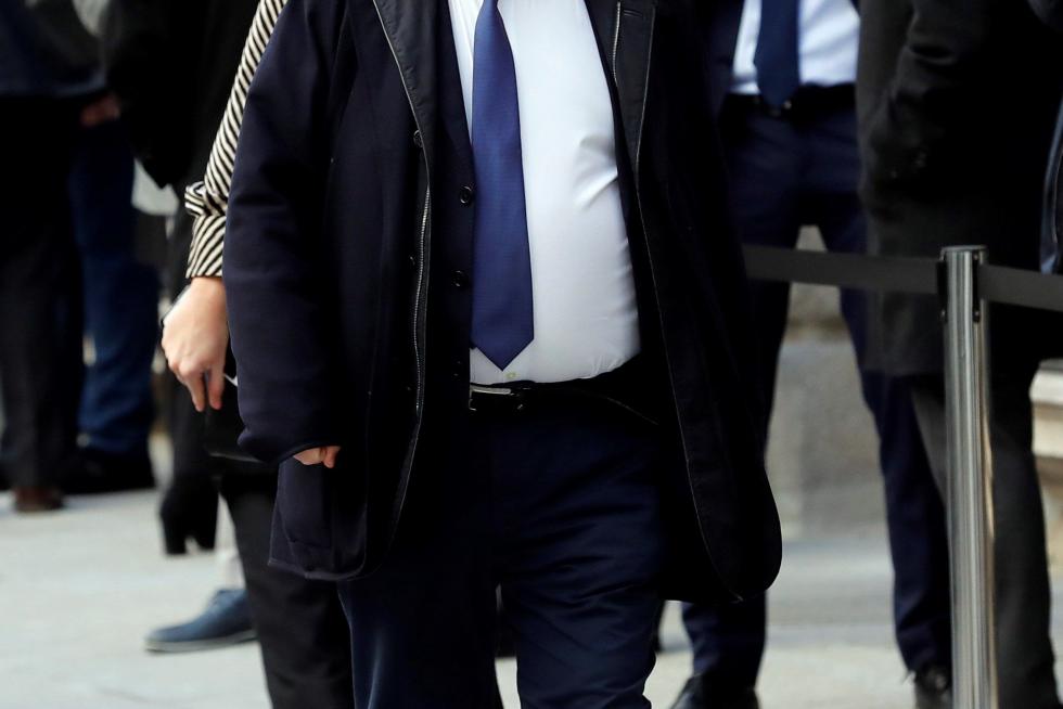 Imágenes del tercer pleno de investidura de Pedro Sánchez, que se somete a una segunda votación este martes para alcanzar la presidencia del Gobierno de España.