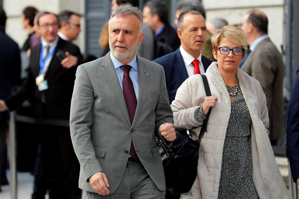 Imágenes del tercer pleno de investidura de Pedro Sánchez, que se somete a una segunda votación este martes para alcanzar la presidencia del Gobierno de España.