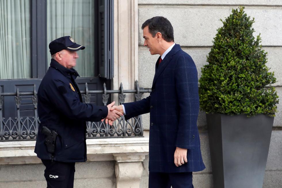 Imágenes del tercer pleno de investidura de Pedro Sánchez, que se somete a una segunda votación este martes para alcanzar la presidencia del Gobierno de España.