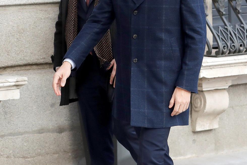 Imágenes del tercer pleno de investidura de Pedro Sánchez, que se somete a una segunda votación este martes para alcanzar la presidencia del Gobierno de España.