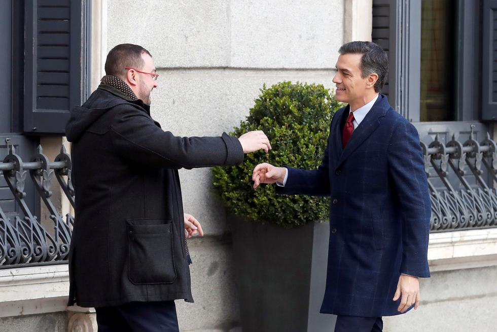 Imágenes del tercer pleno de investidura de Pedro Sánchez, que se somete a una segunda votación este martes para alcanzar la presidencia del Gobierno de España.