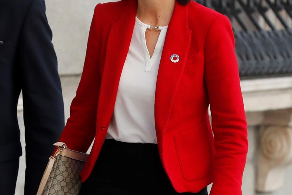 Imágenes del tercer pleno de investidura de Pedro Sánchez, que se somete a una segunda votación este martes para alcanzar la presidencia del Gobierno de España.