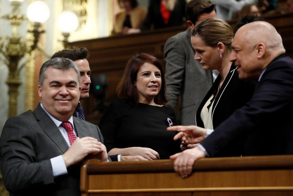 Imágenes del tercer pleno de investidura de Pedro Sánchez, que se somete a una segunda votación este martes para alcanzar la presidencia del Gobierno de España.
