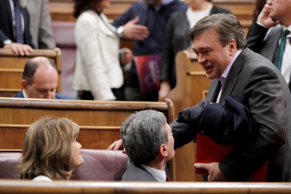 Imágenes del tercer pleno de investidura de Pedro Sánchez, que se somete a una segunda votación este martes para alcanzar la presidencia del Gobierno de España.