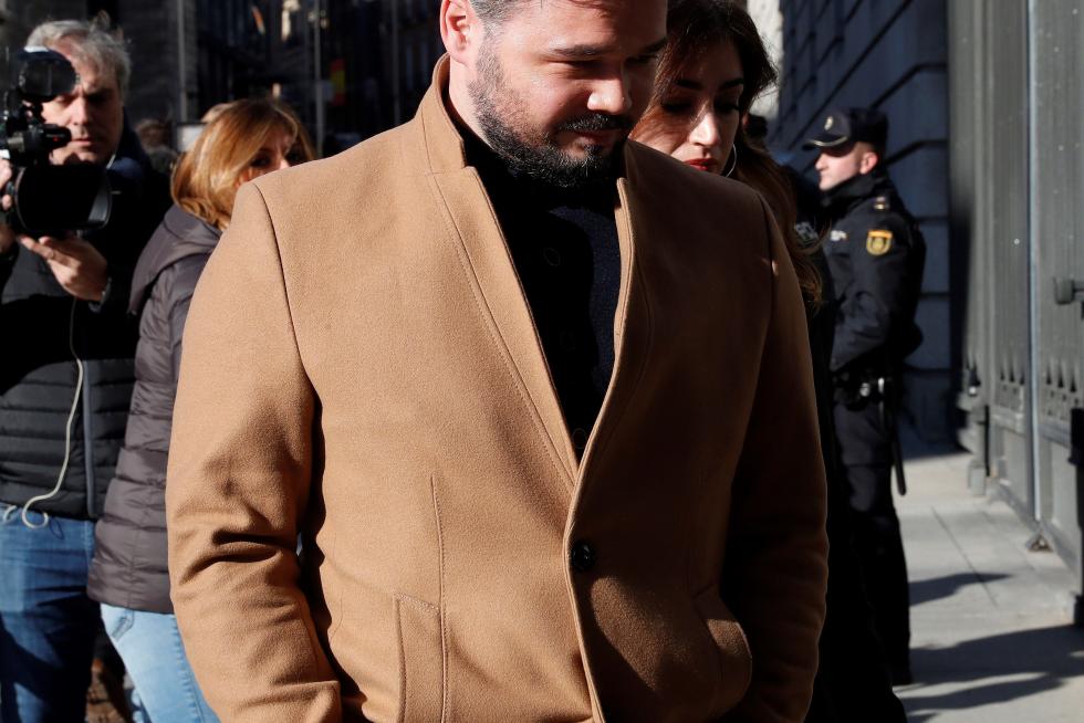 Imágenes del tercer pleno de investidura de Pedro Sánchez, que se somete a una segunda votación este martes para alcanzar la presidencia del Gobierno de España.