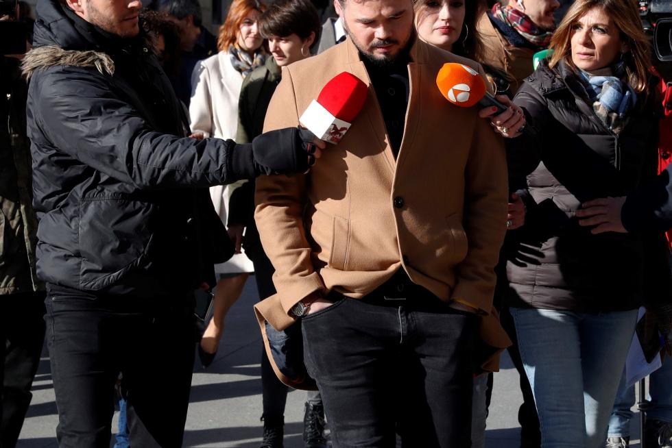 Imágenes del tercer pleno de investidura de Pedro Sánchez, que se somete a una segunda votación este martes para alcanzar la presidencia del Gobierno de España.