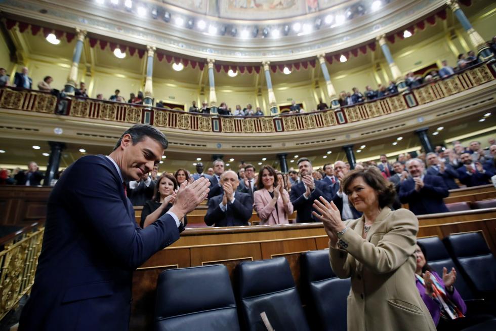 Imágenes del tercer pleno de investidura de Pedro Sánchez, que se somete a una segunda votación este martes para alcanzar la presidencia del Gobierno de España.