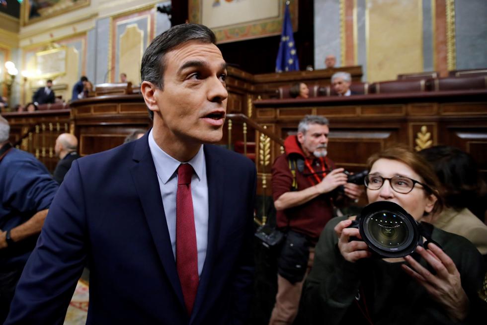 Imágenes del tercer pleno de investidura de Pedro Sánchez, que se somete a una segunda votación este martes para alcanzar la presidencia del Gobierno de España.