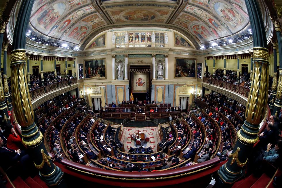 Imágenes del tercer pleno de investidura de Pedro Sánchez, que se somete a una segunda votación este martes para alcanzar la presidencia del Gobierno de España.