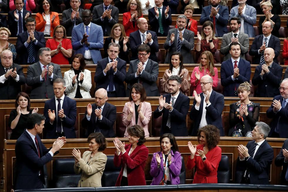 Imágenes del tercer pleno de investidura de Pedro Sánchez, que se somete a una segunda votación este martes para alcanzar la presidencia del Gobierno de España.