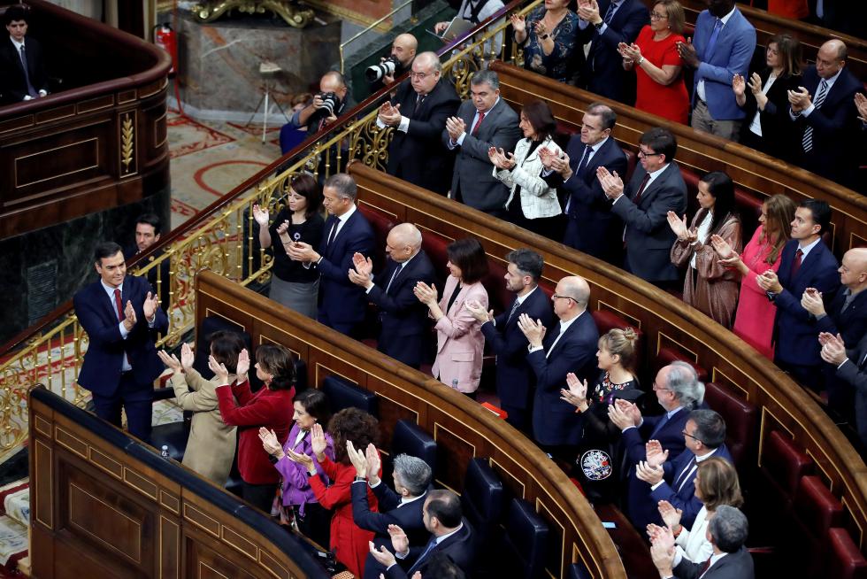 Imágenes del tercer pleno de investidura de Pedro Sánchez, que se somete a una segunda votación este martes para alcanzar la presidencia del Gobierno de España.