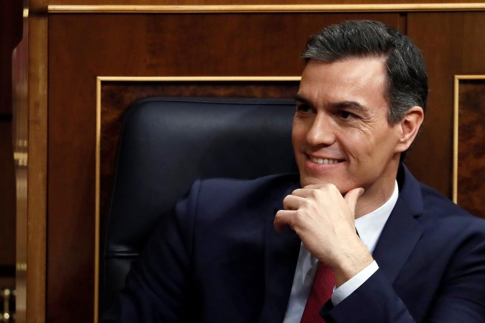 Imágenes del tercer pleno de investidura de Pedro Sánchez, que se somete a una segunda votación este martes para alcanzar la presidencia del Gobierno de España.