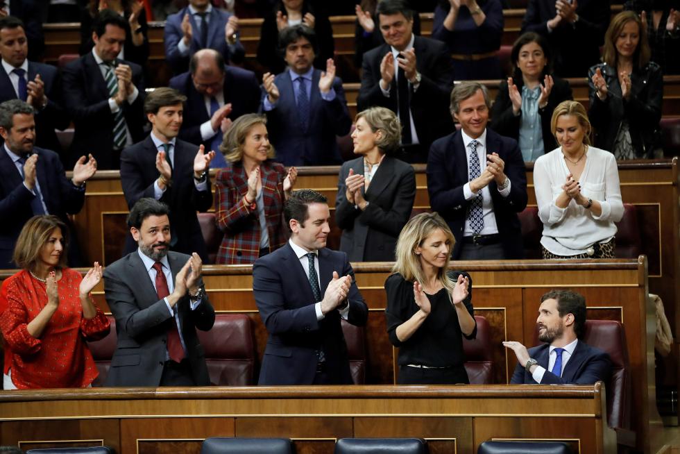 Imágenes del tercer pleno de investidura de Pedro Sánchez, que se somete a una segunda votación este martes para alcanzar la presidencia del Gobierno de España.