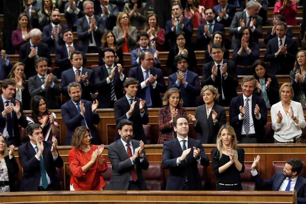 Imágenes del tercer pleno de investidura de Pedro Sánchez, que se somete a una segunda votación este martes para alcanzar la presidencia del Gobierno de España.