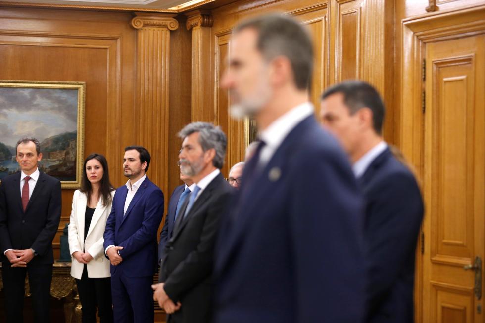 GRAF1098. MADRID, 13/01/2020.- El nuevo ministro de Justicia, Juan Carlos Campo Moreno jura su cargo durante la jura de ministros del nuevo gobierno en un acto celebrado en el Palacio de Zarzuela en Madrid este lunes 13 de enero de 2020. EFE/Emilio Naranjo POOL Jura de ministros
