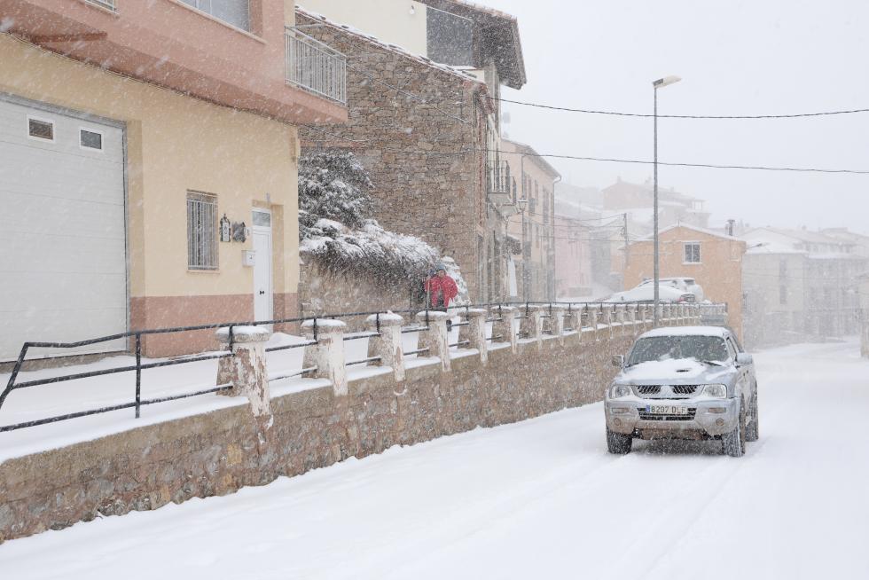 Nevadas en Cedrillas (Teruel) y carretera A-226 en el puerto de Cabigordo por la borrasca Gloria