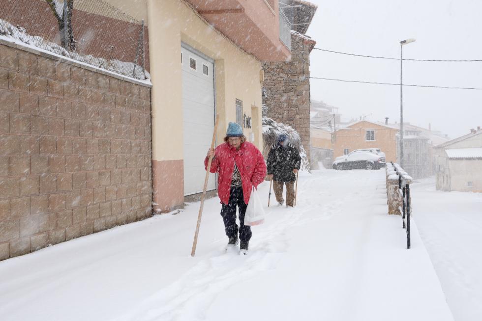 Nevadas en Cedrillas (Teruel) y carretera A-226 en el puerto de Cabigordo por la borrasca Gloria