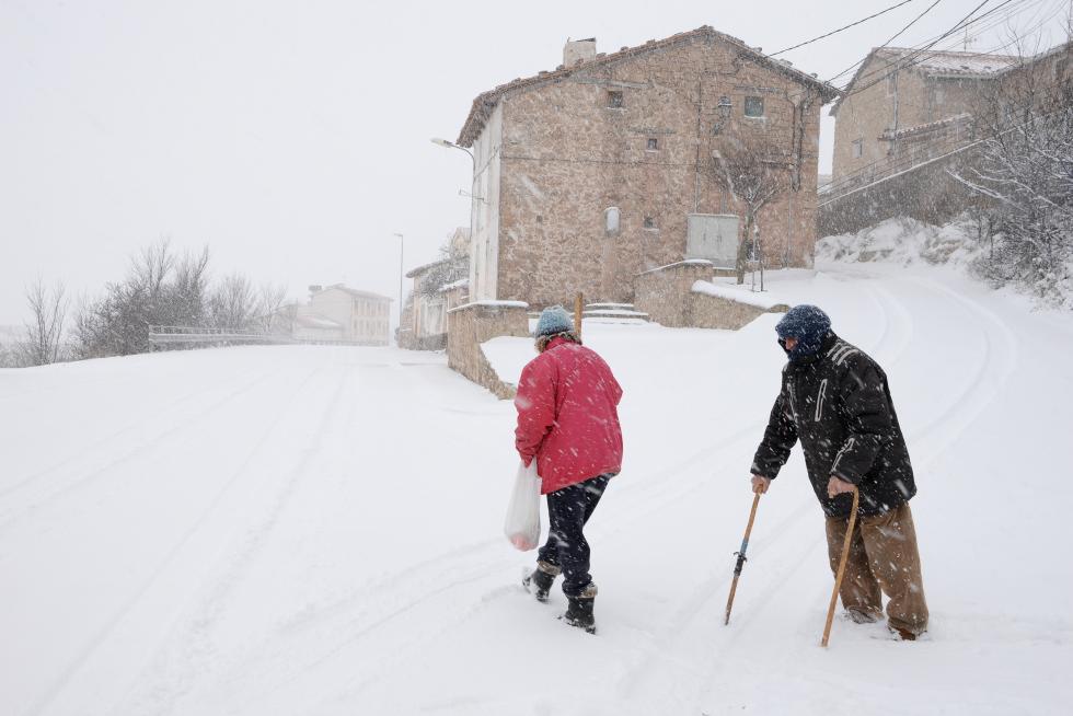 Nevadas en Cedrillas (Teruel) y carretera A-226 en el puerto de Cabigordo por la borrasca Gloria