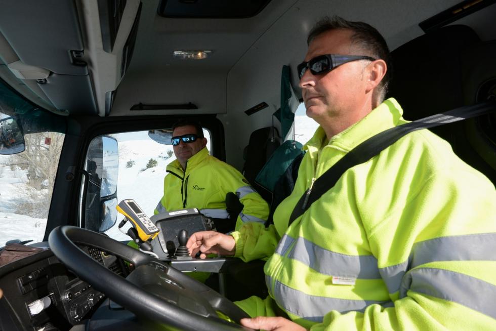 La máquina quitanieves y la UME (Unidad Militar de Emergencias) han llegado este miércoles a la localidad turolense de Fuenferrada