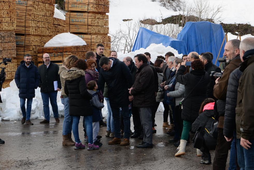 Pedro Sánchez visita Cantavieja para conocer los daños del temporal.