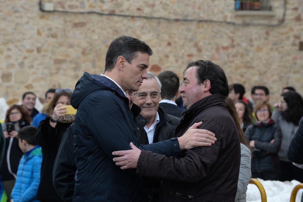Pedro Sánchez visita Cantavieja para conocer los daños del temporal.